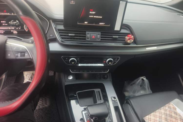 Used Audi Q5L Sportback 2021 40 TFSI Fashion Model Audio And AC Panel