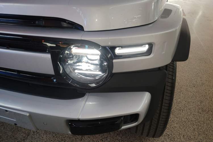 Used iCAR V23 2025 501 Four-Wheel Drive Advanced Version Left Front Headlight