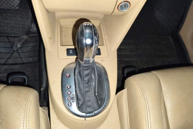 Used Volkswagen Touran 2011 1.4T DSG ZhiZhen Edition 5 Seats Gear Lever