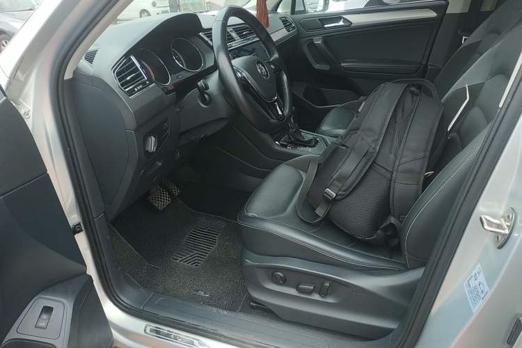 Used Volkswagen Tiguan L 2019 Revised 330TSI Automatic Two-Wheel Drive Smart & Luxury Edition China VI Standard
