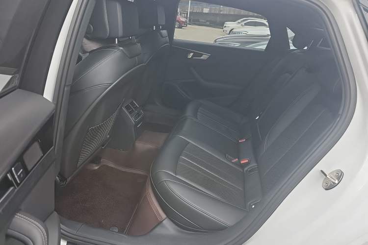 Used Audi A4L 2024 40 TFSI Luxury Dynamic Edition