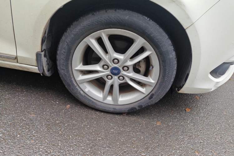 Used Ford Escort 2019 Revised Version 1.5L Automatic Enjoyment Type China VI Standard Right Front Wheel Hub