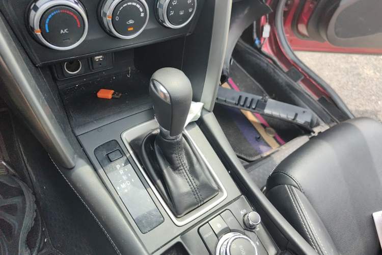 Used Mazda CX-4 2018 2.0L Automatic Two-Wheel Drive Blue Sky Dynamic Version China VI Standard Gear Lever