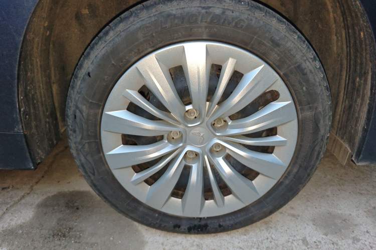 Used Wuling Jiachen 2022 1.5L Manual Enjoyment Elite Model
