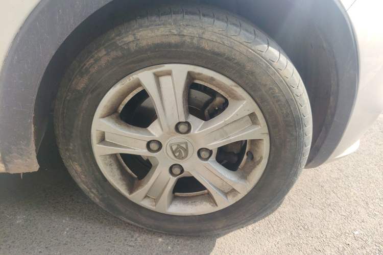 Used Baojun 310 2016 1.2L Manual Luxury Model Right Front Wheel Hub