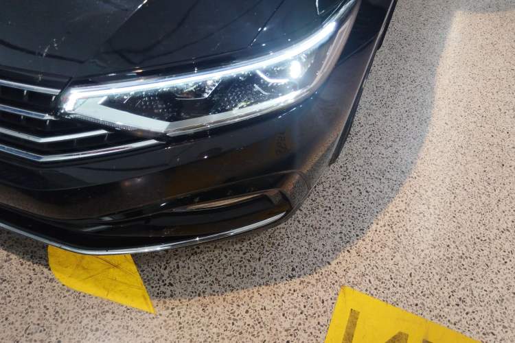 Used Volkswagen Magotan 2023 2 Million Units Limited Edition 330TSI DSG Leading Version Left Front Headlight