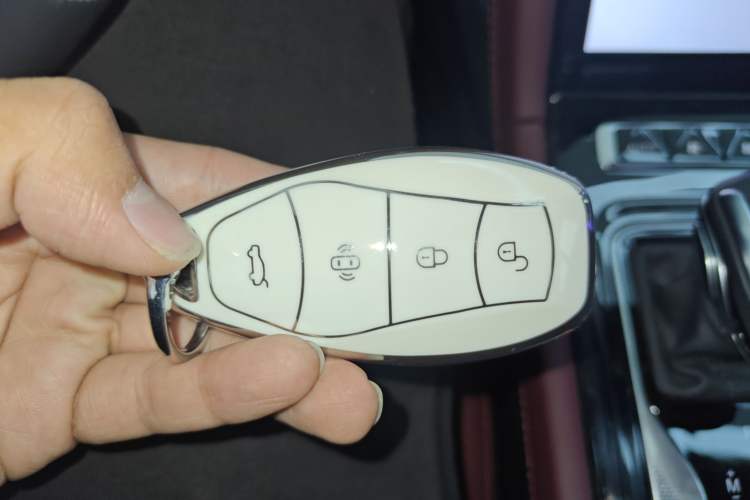 Used Hongqi H5 2023 1.5T DCT Smart Connect Flagship Edition Vehicle Key