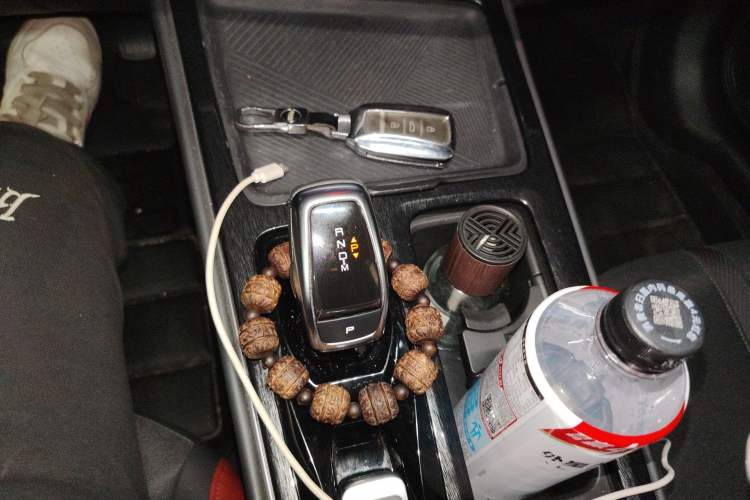 Used Dongfeng Aeolus Yixuan MAX 2021 1.5T Super-Powered Dad Edition Gear Lever