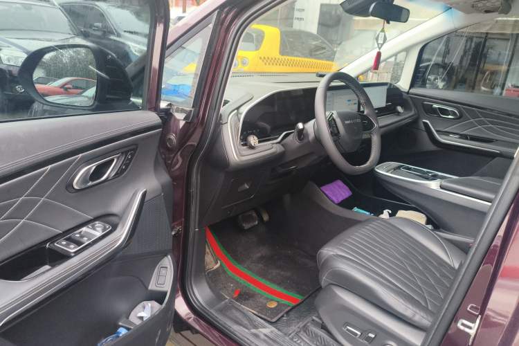 Used SAIC MAXUS G90 2022 2.0T Galaxy Seven-Seater Version
