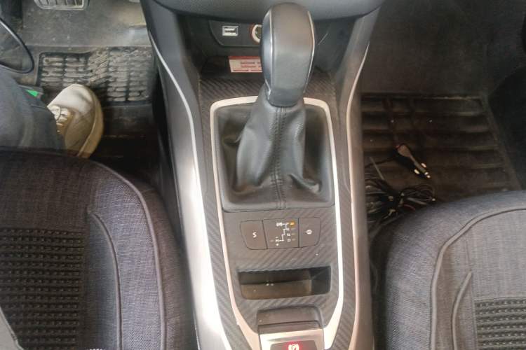 Used Peugeot 408 2016 1.6T Automatic Luxury Edition Gear Lever