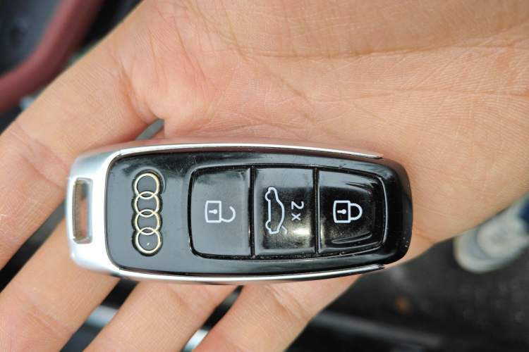 Used Audi A7L 2022 45 TFSI quattro S-line Black Warrior Edition Vehicle Key