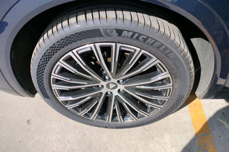 Used Deepal S09 2025 Four-Wheel Drive Ultra+ Custom Edition