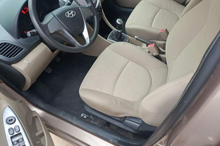 Used Hyundai Verna (older generation) 2014 1.4L Manual Smart GLS Trim
