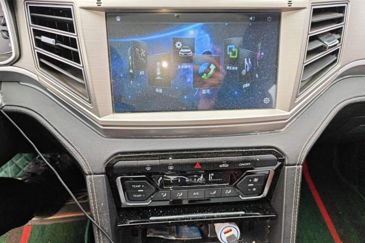 Used Zotye Domy X7 2018 2.0T Automatic Prestige Edition Audio And AC Panel