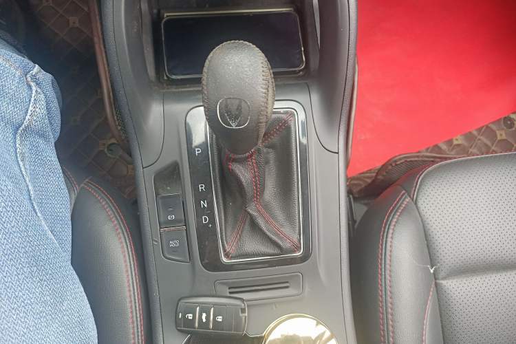 Used CHANGAN CS75 2016 1.8T Automatic Elite Model China IV Standard Gear Lever