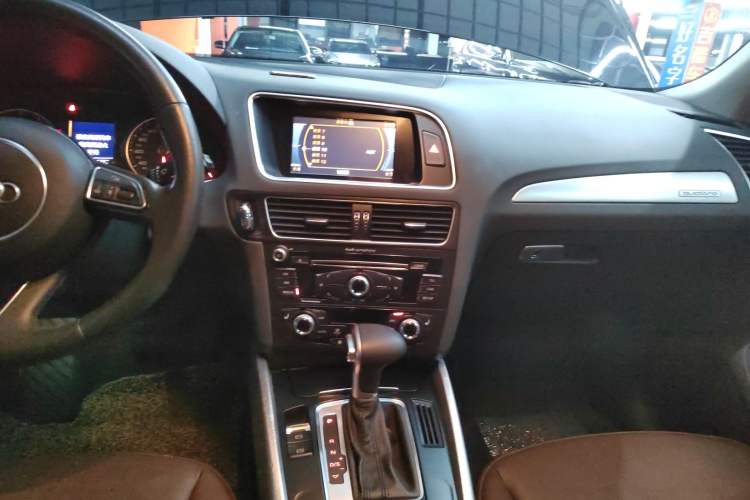 Used Audi Q5 2015 40 TFSI Technology Edition
