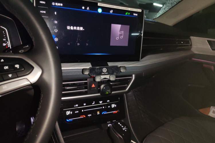 Used Volkswagen Sagitar 2023 280TSI DSG Excellence Plus Edition Audio And AC Panel