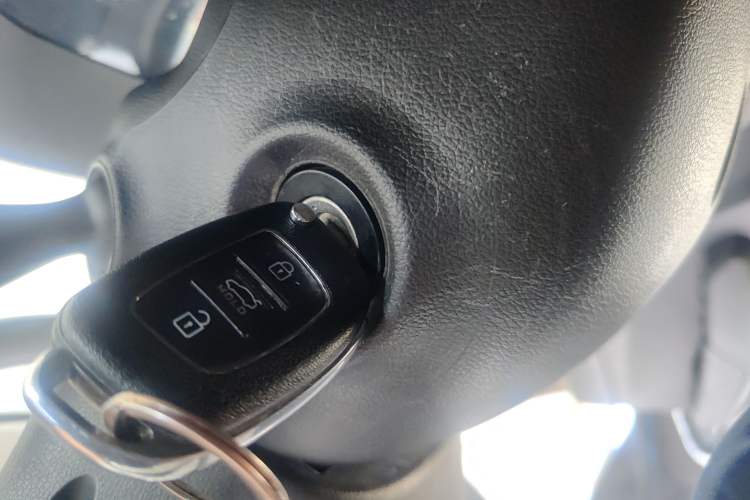 Used Hyundai Verna (new generation) 2016 1.4L Automatic Cool Edition GLS Vehicle Key