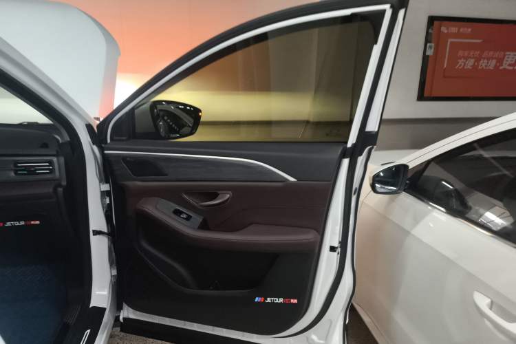 Used JETOUR X90 PLUS 2024 1.6TD Manual Yangfang PRO 7-Seater