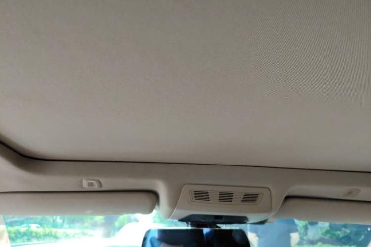 Used BMW 5 Series 2013 530Li Leading Model Headliner