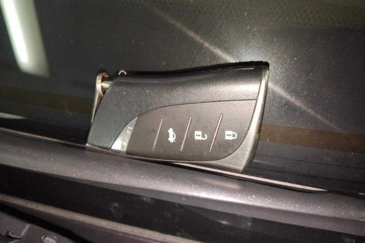 Used Lexus LS 2018 500h Excellence Edition China VI standard