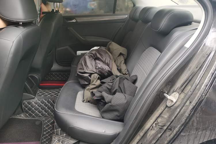 Used Volkswagen Santana 2016 1.6L Manual Comfort Edition
