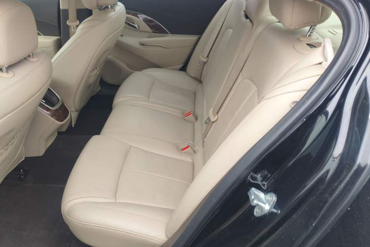 Used Buick LaCrosse 2013 2.4L SIDI Leading Comfort Version
