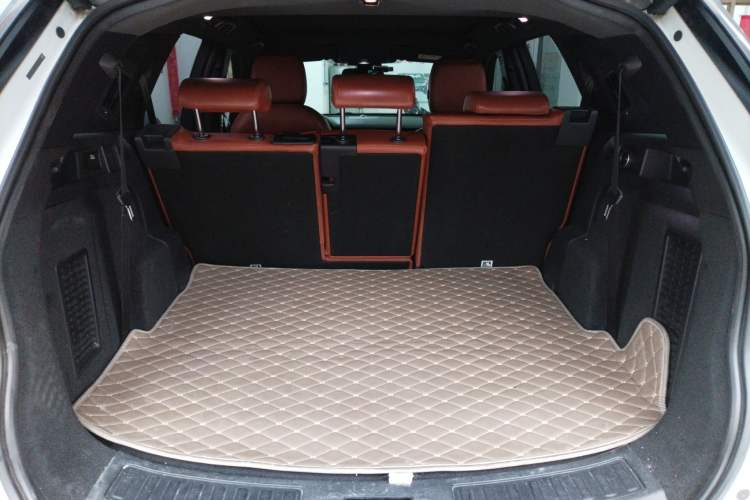 Used Land Rover Discovery Sport 2016 2.0T HSE LUXURY Trunk