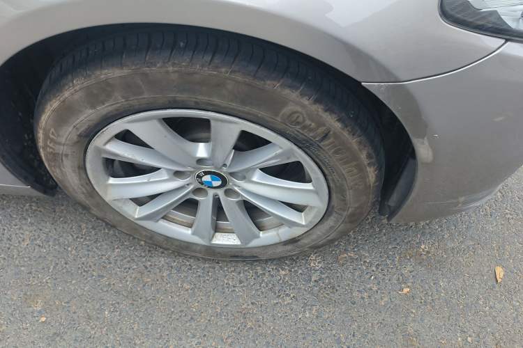 Used BMW 5 Series 2014 520Li Elegant Model
