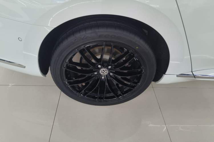 Used Volkswagen FAW-Volkswagen CC 2021 330TSI Launch Edition Right Rear Wheel Hub