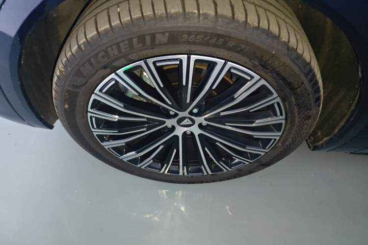 Used Deepal S09 2025 Four-Wheel Drive Ultra+ Custom Edition Exterior 4