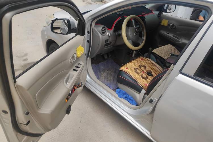 Used Nissan Sunny 2011 1.5XE Manual Comfort Edition Driver Seat