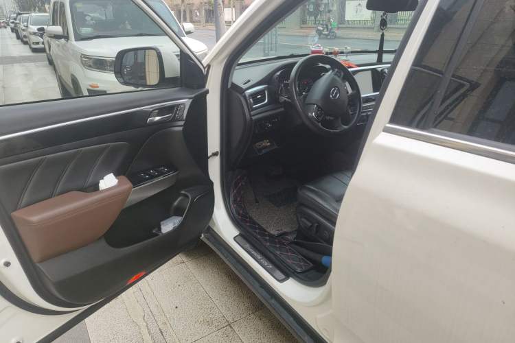 Used GAC Trumpchi GS7 2017 320T Two-Wheel-Drive Luxury Smart Connectivity Model Driver Seat