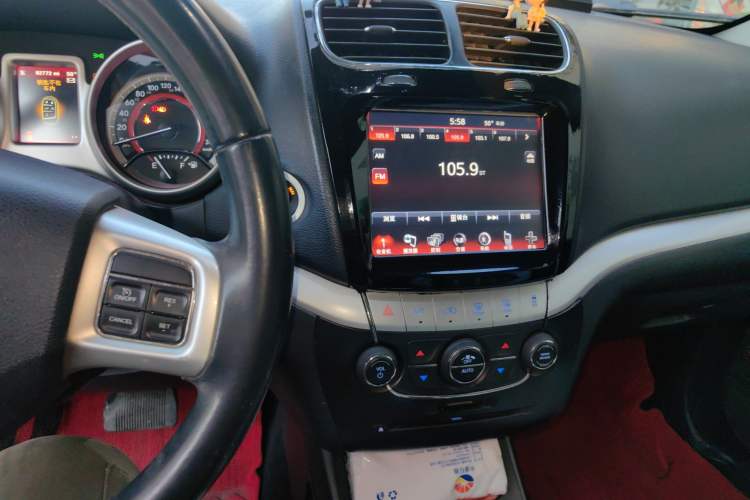 Used Dodge Journey 2013 2.4L Two-Wheel Drive Luxury Version Audio And AC Panel