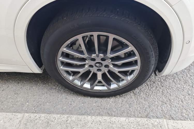 Used Maserati Grecale 2023 2.0T GT Right Front Wheel Hub