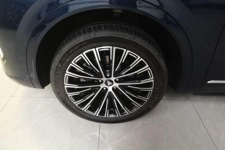 Used Deepal S09 2025 Four-Wheel Drive Ultra+ Custom Edition
