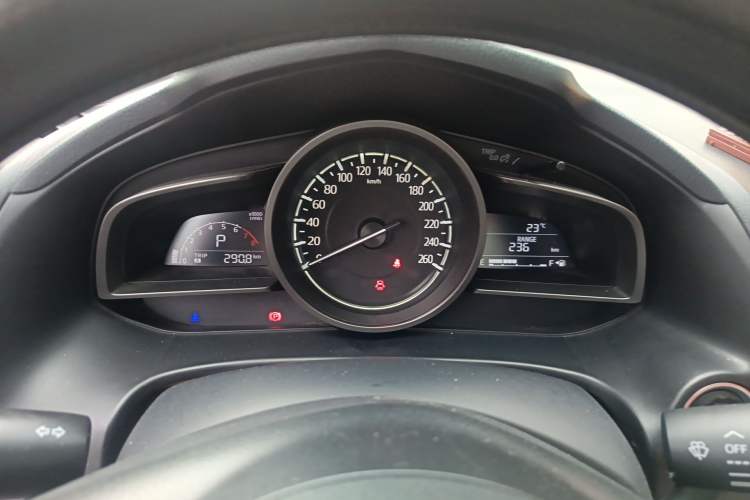 Used Mazda 3 Axela 2017 Sedan 1.5L Automatic Luxury Model China VI Standard
