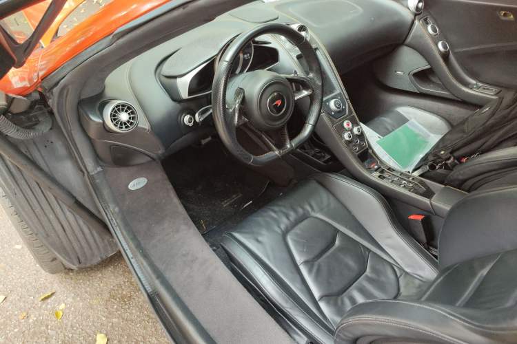 Used McLaren 625C 2015 3.8T Spider Driver Seat
