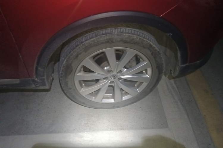 Used MG ZS 2017 1.5L Automatic Luxury Edition Right Front Wheel Hub