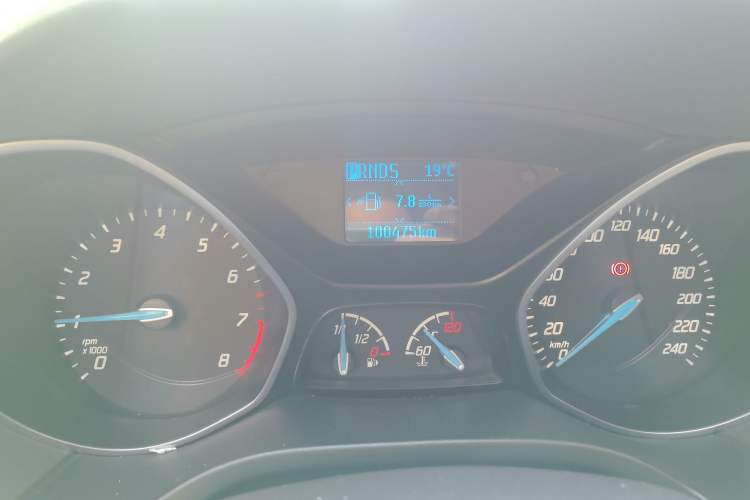 Used Ford Focus 2012 Sedan 1.6L Automatic Fashion Edition
