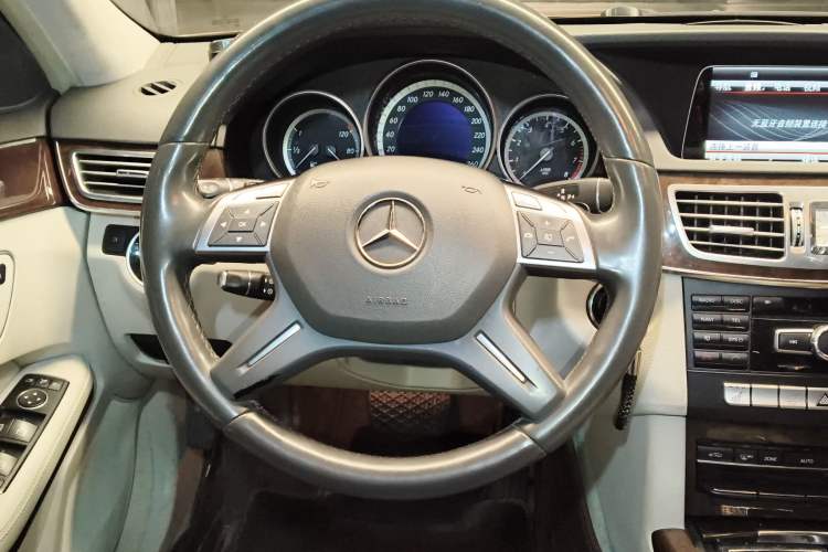 Used Mercedes-Benz E-Class 2014 E 260 L Luxury Model
