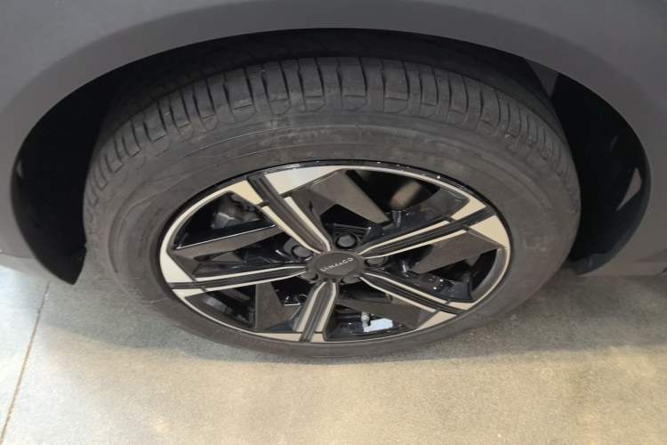 Used Lynk & Co 06 EM-P 2023 EM-P 56 Standard Range Pro