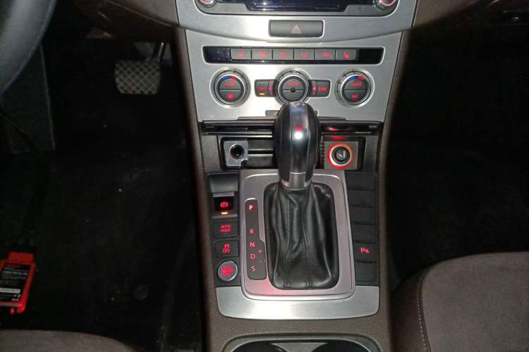 Used Volkswagen Magotan (Import) 2012 Travel Edition 2.0 TSI Comfort Version
