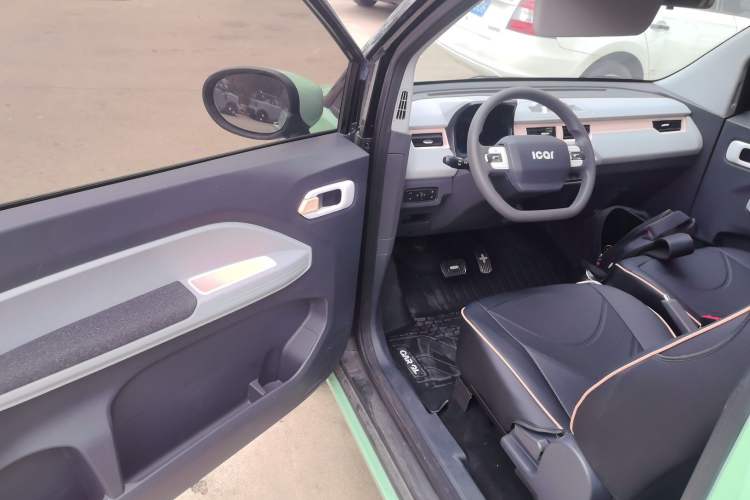 Used Chery QQ Ice Cream 2022 170km Sundae Phosphate Lithium-Ion Driver Seat