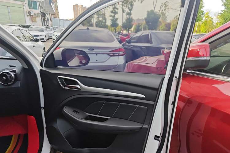 Used MG ZS 2018 1.5L Automatic Luxury Edition China V Standard