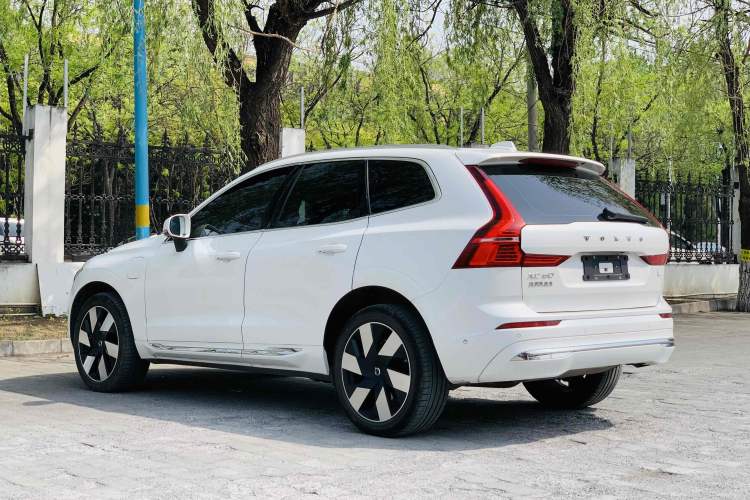 Used Volvo XC60 New Energy 2024 T8 Plug-in Hybrid Long-Range All-Wheel Drive Smart Luxury Edition
