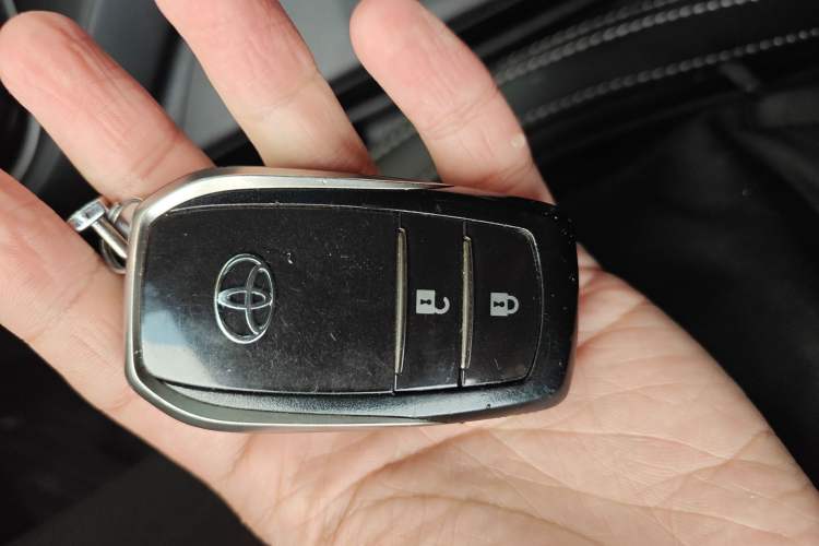 Used Toyota RAV4 2016 2.0L CVT Two-Wheel Drive Fashion Edition China V Standard