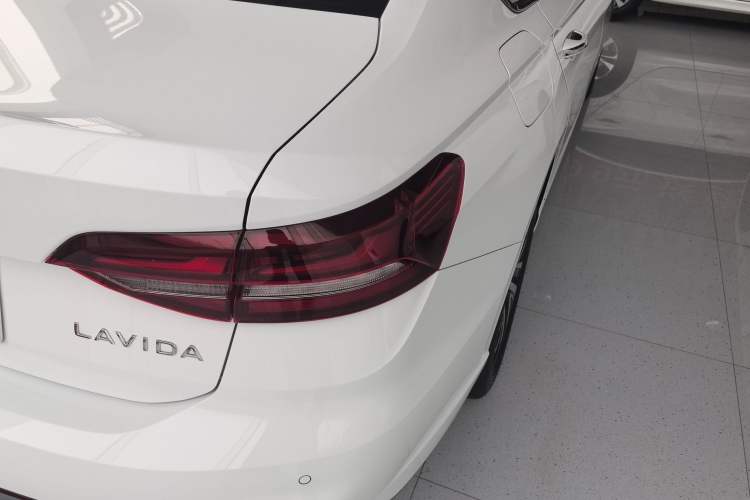 Used Volkswagen Lavida 2024 1.5L Automatic Starry Sky 5 Million Edition Right Rear Taillight