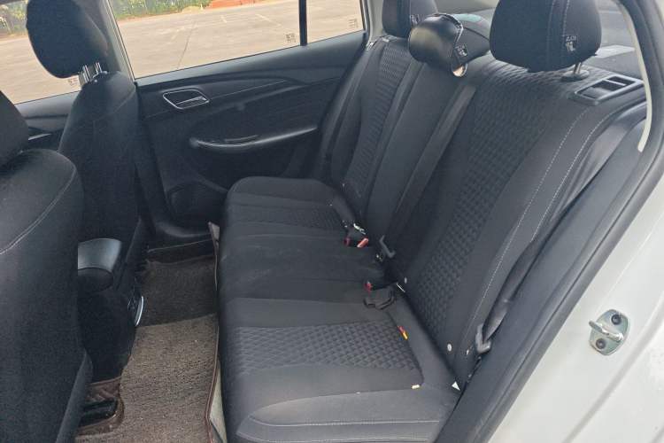 Used Roewe i5 2020 1.5L Manual 4G Connect Luxury Edition