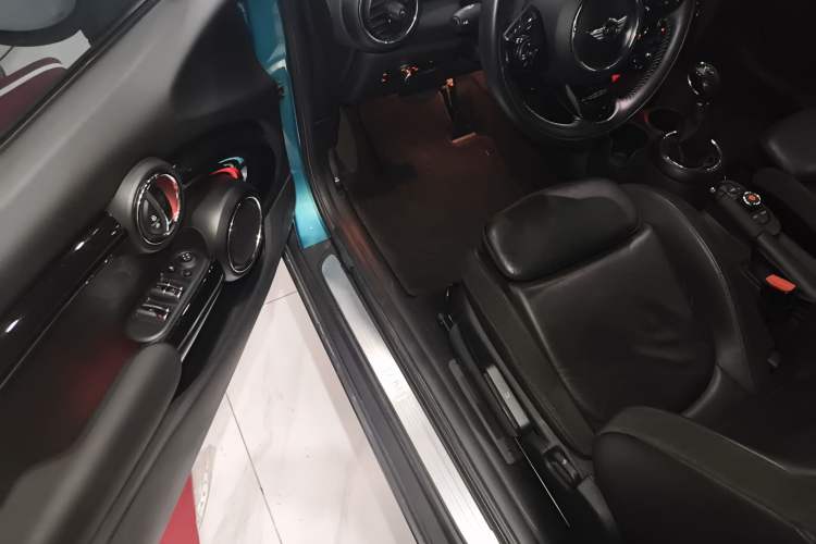 Used MINI 2017 1.5T COOPER CABRIO Freedom Edition
